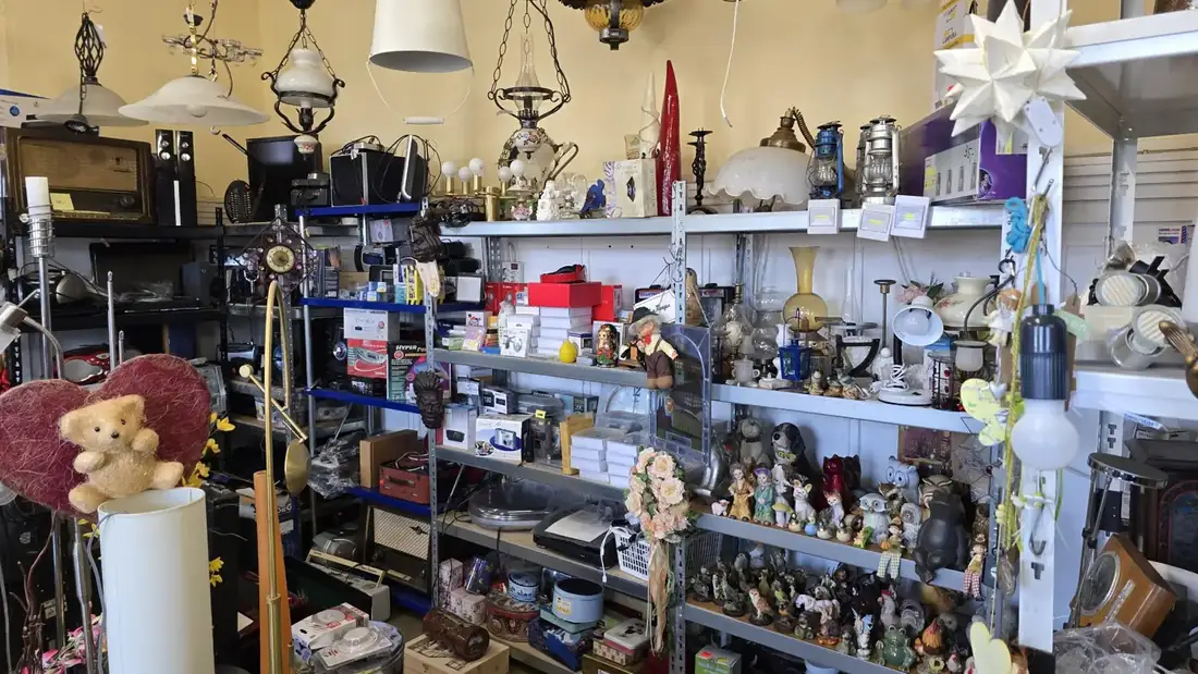 Figuren, Laternen und Elektronik